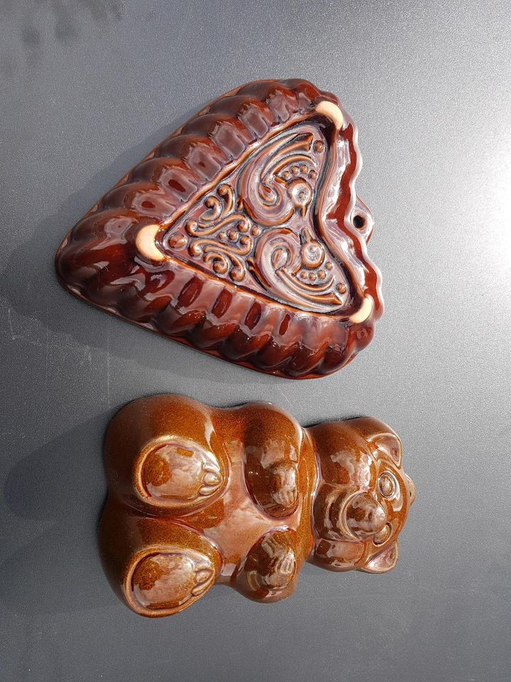Keramik Backformen in Niederzier