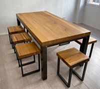 Massivholztisch mit Hockern und Bank, ideal für Ausstellungsräume Stuttgart - Stuttgart-Süd Vorschau