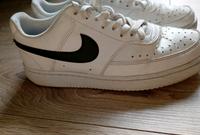 Nike Damenschuhe weiß Gr. 37,5 Hessen - Bad Homburg Vorschau
