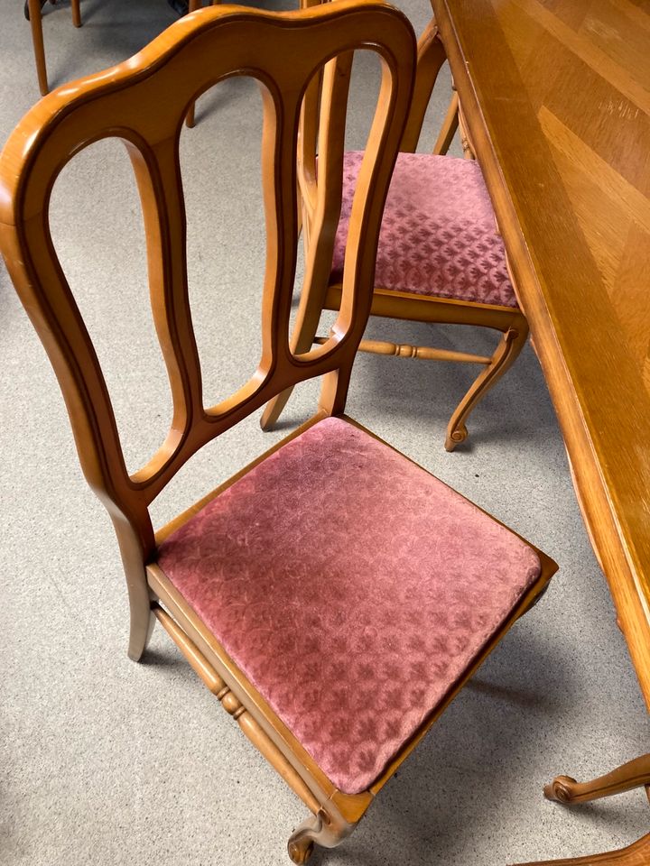 Esszimmertisch mit 6 Stühlen in Bexbach