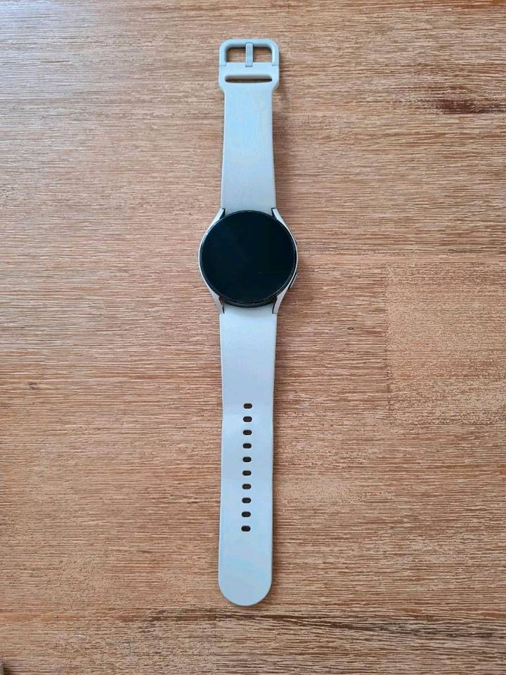 Samsung Galaxy Watch 4 SM-R860 in Landshut