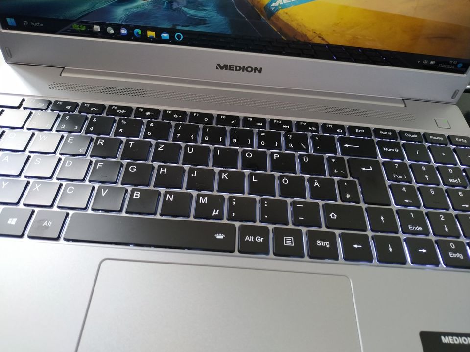 MEDION E15407 Notebook Laptop 15,6" i5 10. Gen 1TB SSD 8GB RAM in Oberhausen