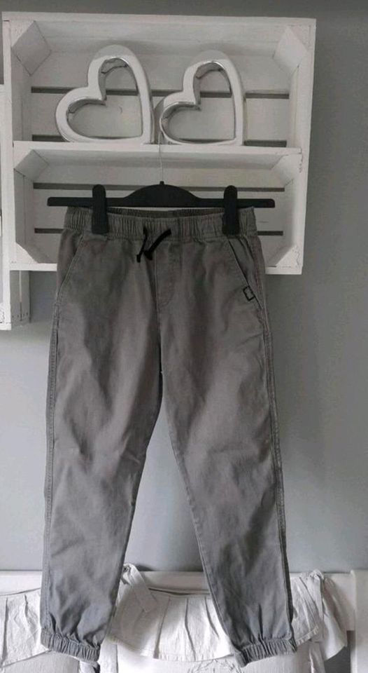 Hose "Joggers "von H&M Gr 140 in Elmshorn