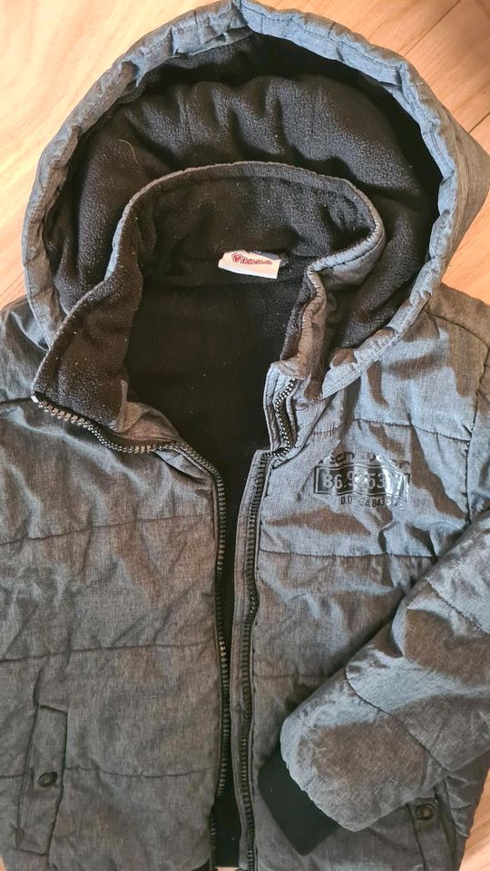 Winterjacke warm grau von Yigga Gr. 152 in Leipzig