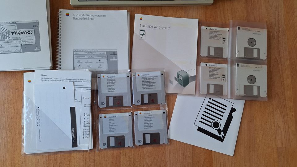 Apple Macintosh SE FDHD mit Maus Tastatur BlueSCSI und Zubehör in Schwerin