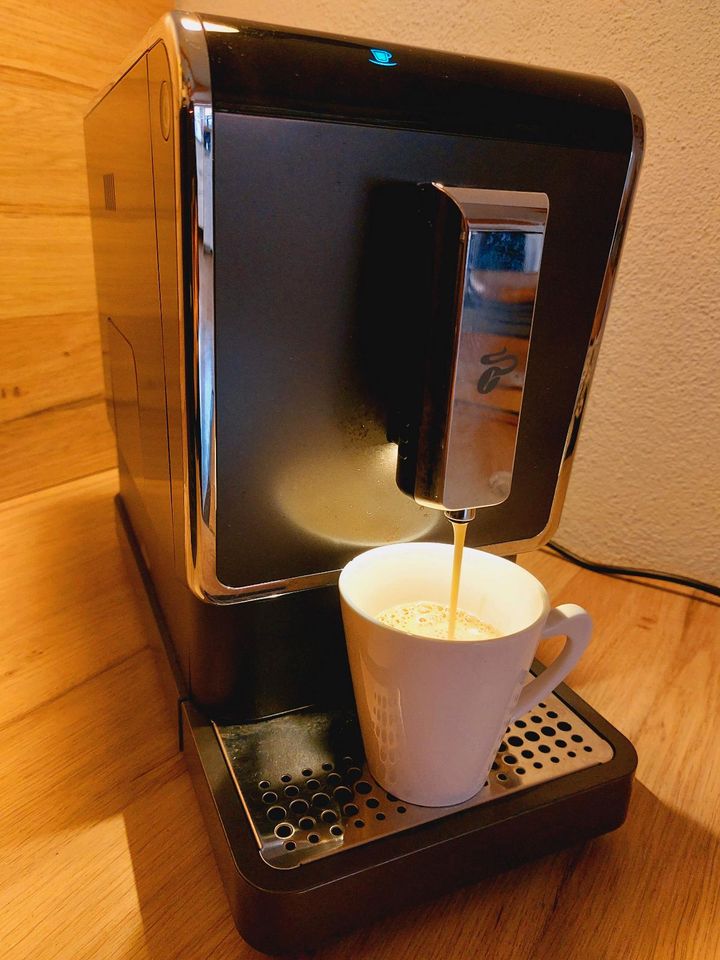Kaffeevollautomat Kaffeeautomat Tchibo Esperto Caffe m. Garantie in Burkau