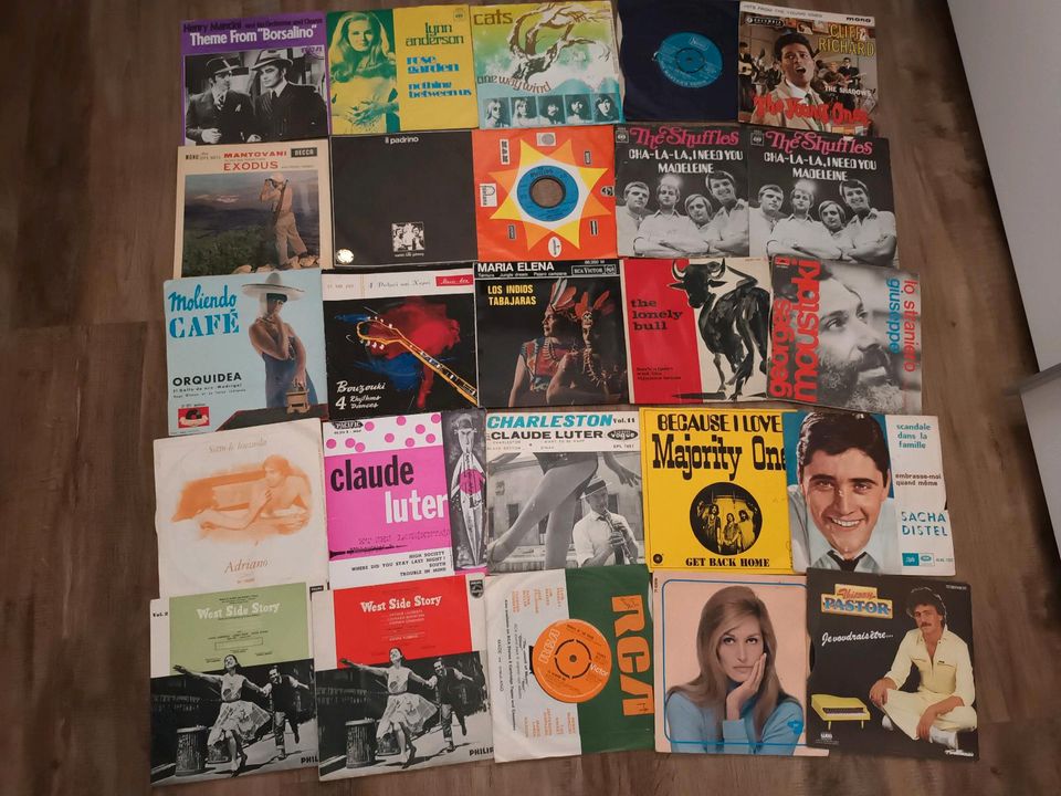 Umfangreiche 7" Schallplatten Sammlung 60er/70er in Hügelsheim