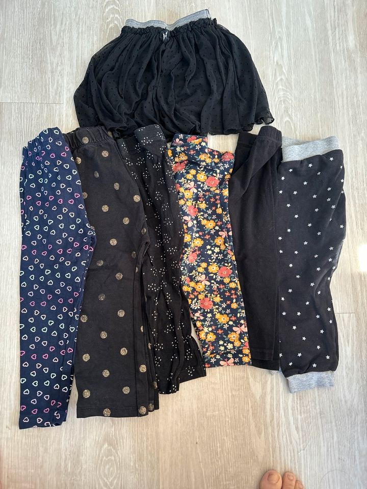 Kleiderpaket Sommer Leggins 92 Rock in Essen