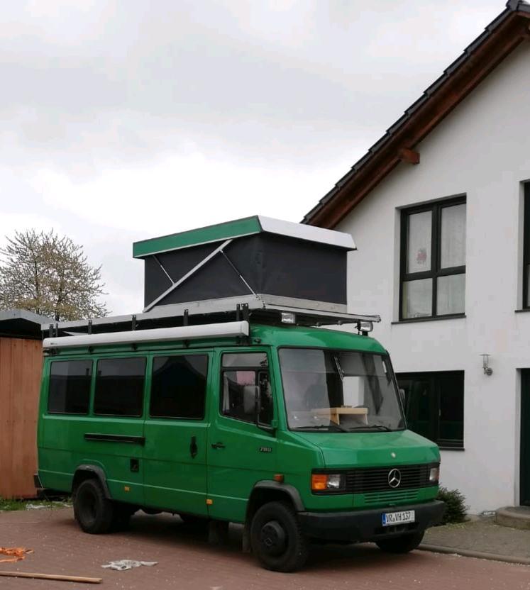 Wohnmobil Mercedes MB711 d Camper mit Dachzelt für 6 Personen in Süderholz