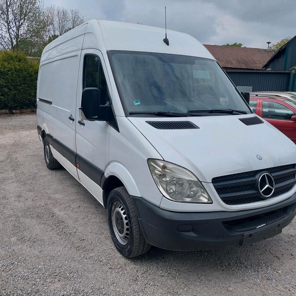 MERCEDES SPRINTER 211 CDI..L2H2.. in Gyhum