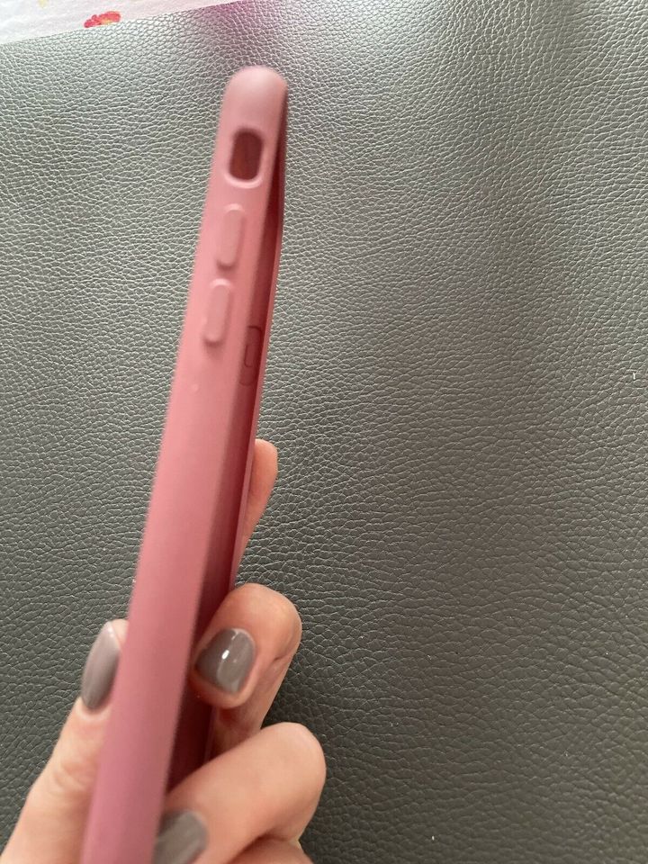 iPhone Hülle SE 6/7/8 rosa Case Silikon in Homberg (Efze)