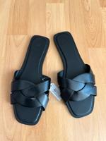 H&M Slides Schläppchen schwarz Gr. 39 neu Baden-Württemberg - Korntal-Münchingen Vorschau