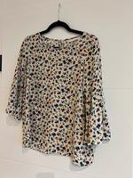ZARA Bluse mit Blumemuster Gr. S Nordrhein-Westfalen - Ennepetal Vorschau