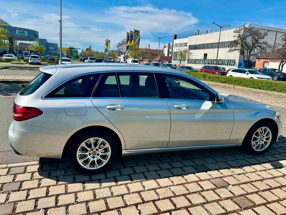 Mercedes-Benz C-Klasse Burmester/AHK/9G Tronic in Nürnberg (Mittelfr)