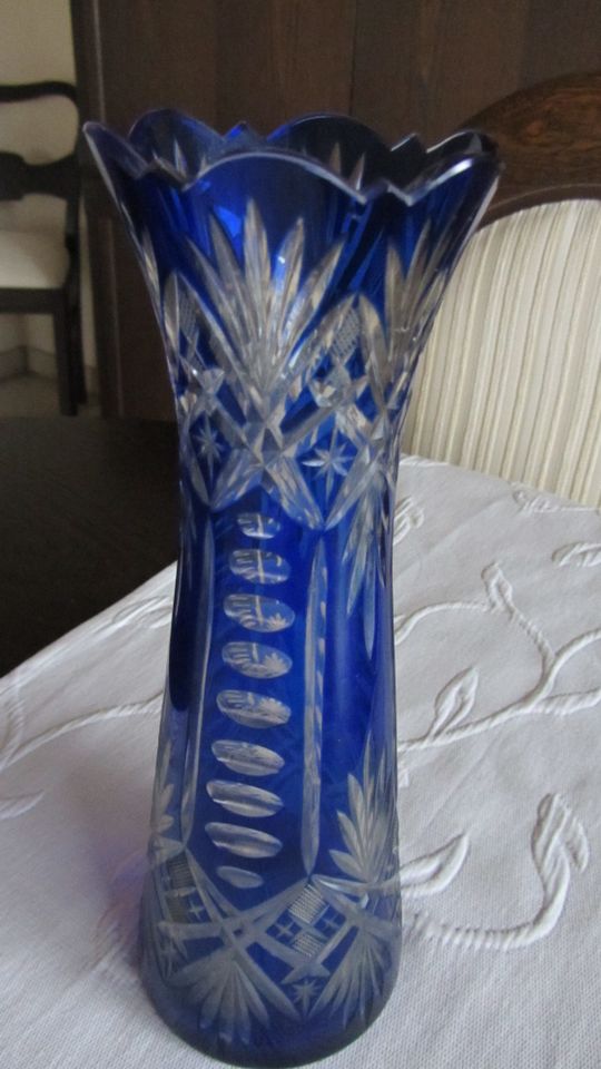 Vase ( Rosenvase ) handgeformt mundgeblasen in Menden