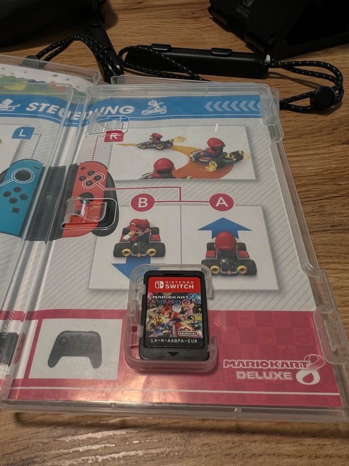 Nintendo Switch + Controller, Mario Kart, Mario Party, Layton in Hannover