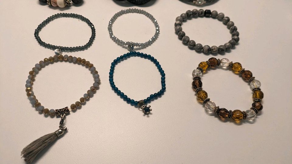 11 Armbänder Modeschmuck Konvolut Natur Stein Perlen in Düsseldorf