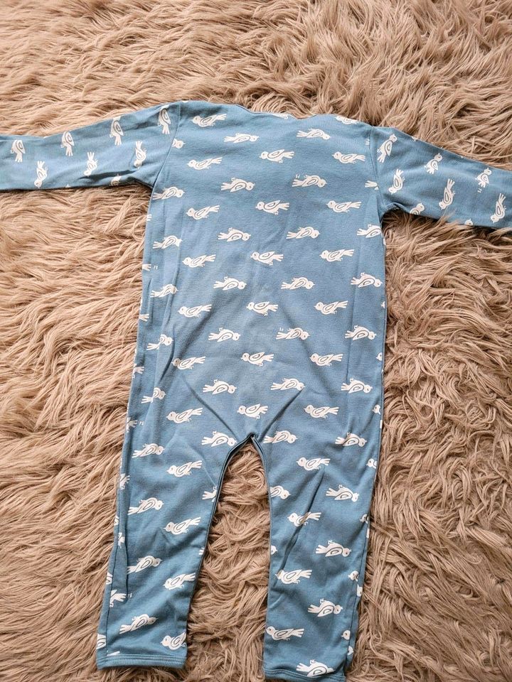 *neu* Petit Bateau Pyjama Gr. 95cm (92) Strampler Schlafanzug bla in Wetschen