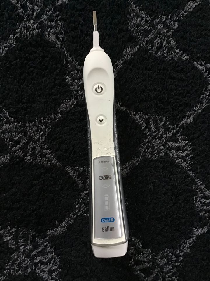 Oral B - elektrische Zahnbürste BRAUN, gut, 5-modes, komplett Set in Aachen