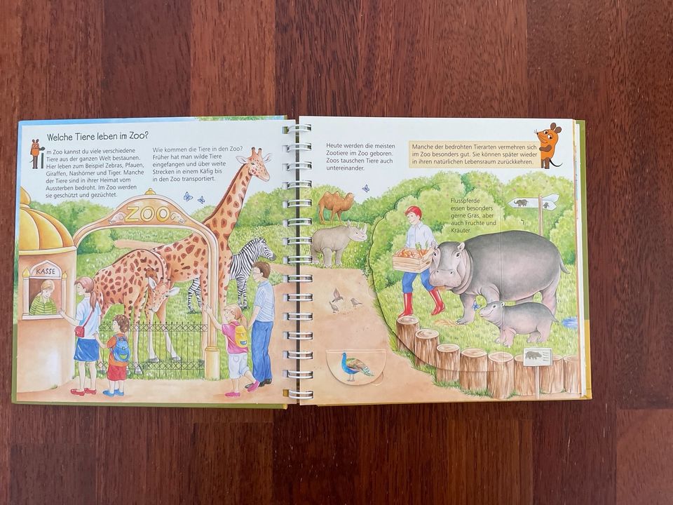 Buch von Frag doch mal „Im Zoo“ in Bremen