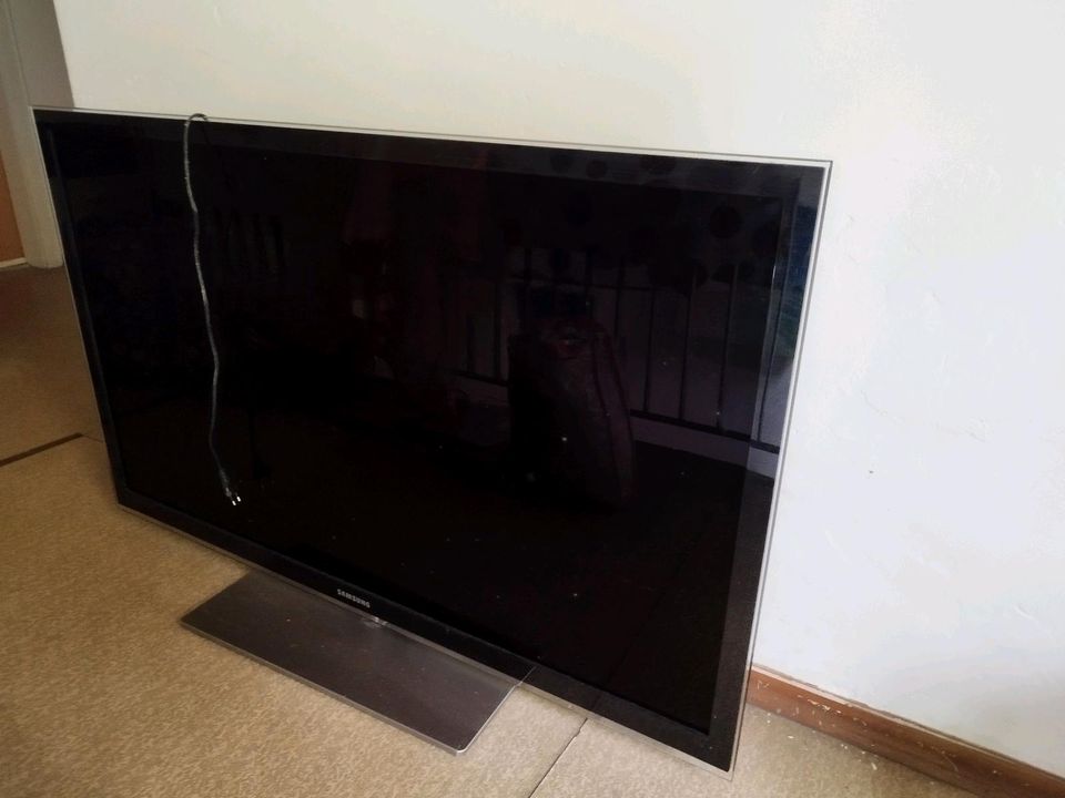 55' Zoll Samsung Fernseher- defekt in Jossgrund