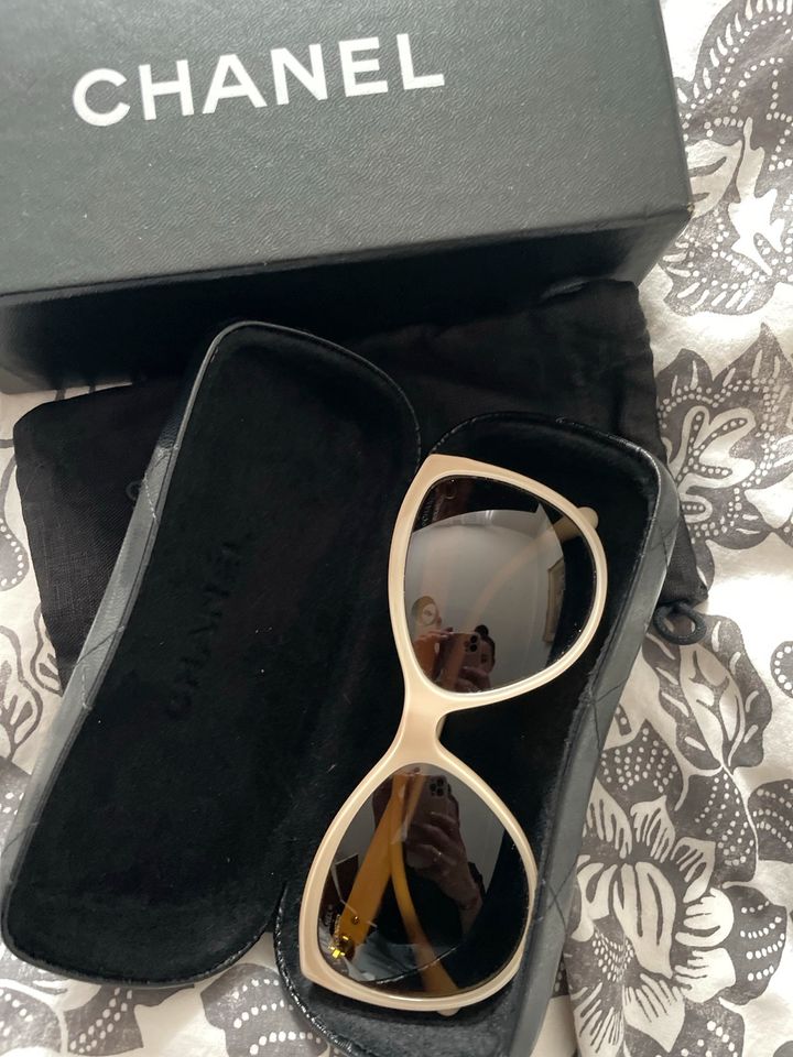 Chanel Sonnenbrille Original in Düsseldorf