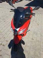 Aprilia SXR 50 in Rot Gebrauchtfahrzeug hat noch Garantie. Bayern - Petting Vorschau