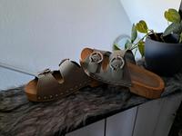 TAMARIS Holz Clogs Sandalen khaki Gr. 39 Schleswig-Holstein - Sörup Vorschau