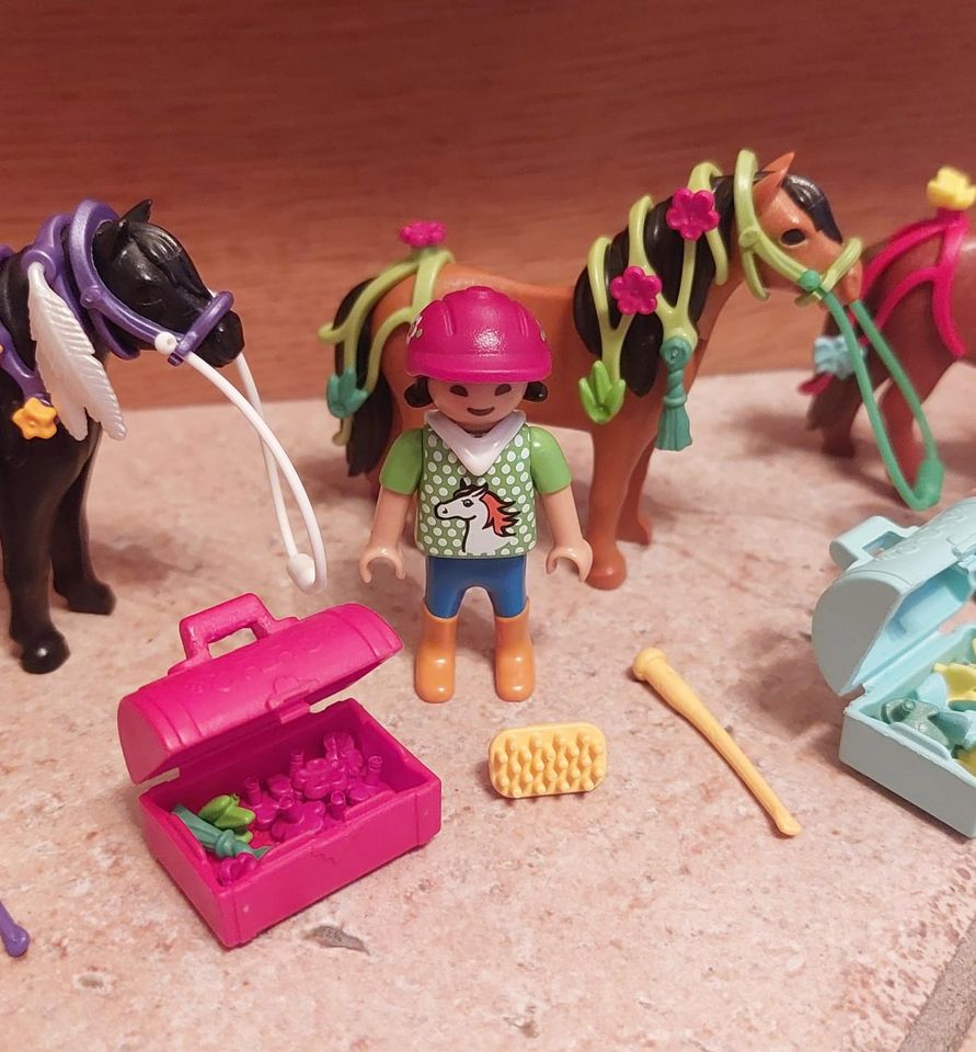 Playmobil 3 Schmückponys und Mädchen mit Pony in Ismaning