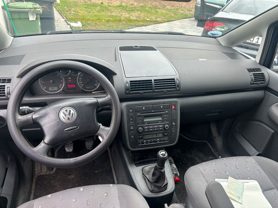 VW Sharan 1,9 TDI 7 Sitzer Superzustand mit TÜV in Hameln