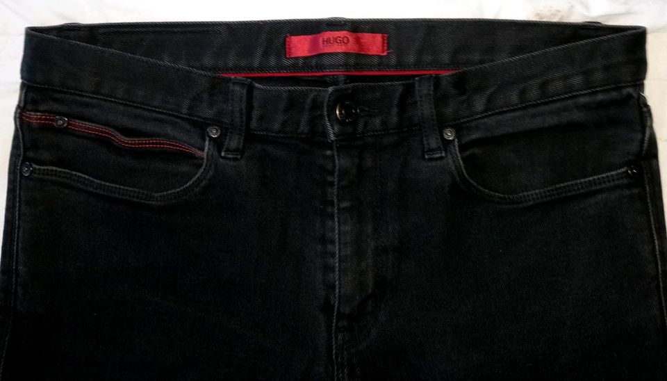 Hugo Boss Jeans Stretch W31 L34 schwarz - gut erhalten in Troisdorf