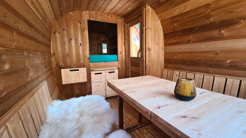 Panorama Campingfass Schlaffass Gartenhaus Tiny House Saunafass Wohnwagen Vanlife Pension Ferienwohnung Bus Holzhaus Garten Badezuber Fasssauna Glambing Campingtonne Campingpod Ferienhaus Thermoholz in Erfurt