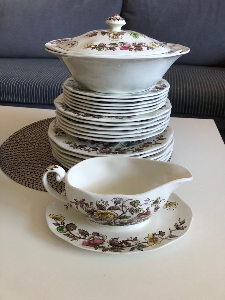 Wedgwood Service 22-teilg Made in England in München