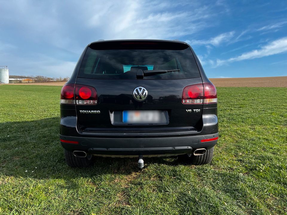 VW Touareg 3.0 V6 TDI *Luft/Anhängerkupplung/LED-Taglicht/Leder* in Plauen