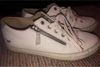 Mustang Damen Sneaker Turnschuhe Sportschuhe Gr. 41 Schuhe weiß Sachsen-Anhalt - Magdeburg Vorschau