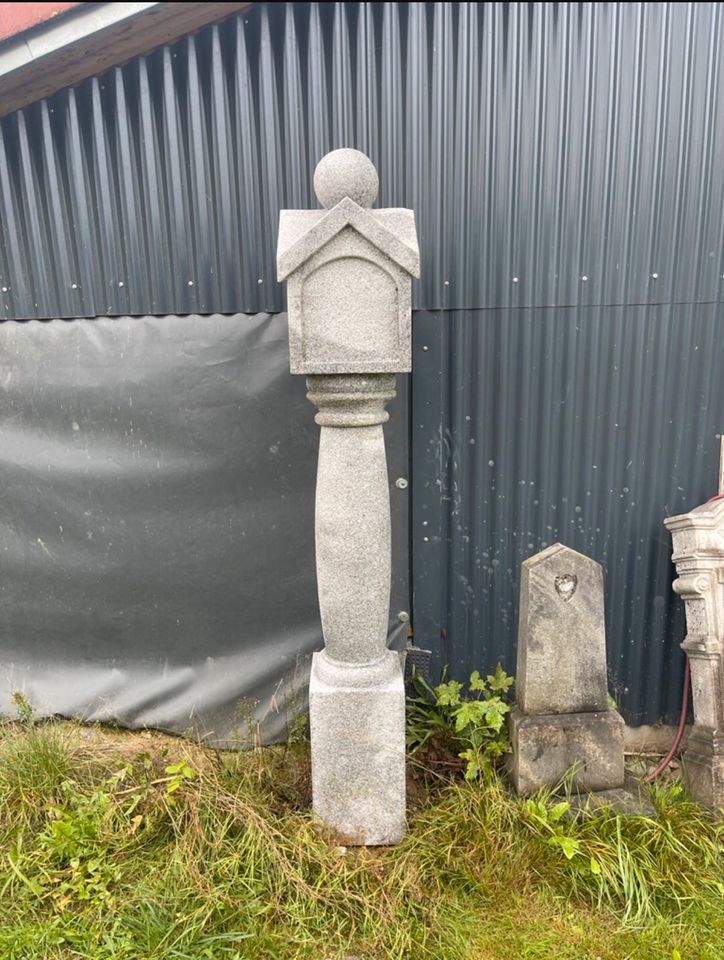 Bildstock Marterl Grabstein Wegkreuz Grabkreuz Pestsäule Granit in Windorf