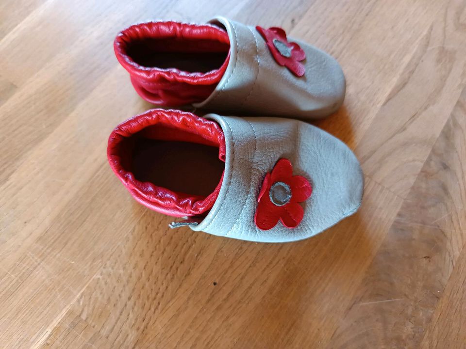 Lederpuschen/Krabbelschuhe/ Babyschuhe in 20/21 in Hohenfels