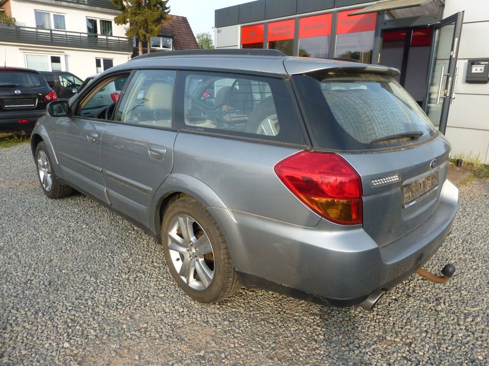 Subaru Legacy / Outback 3.0R Kombi TÜV 03.2025 Facelift in Lübeck