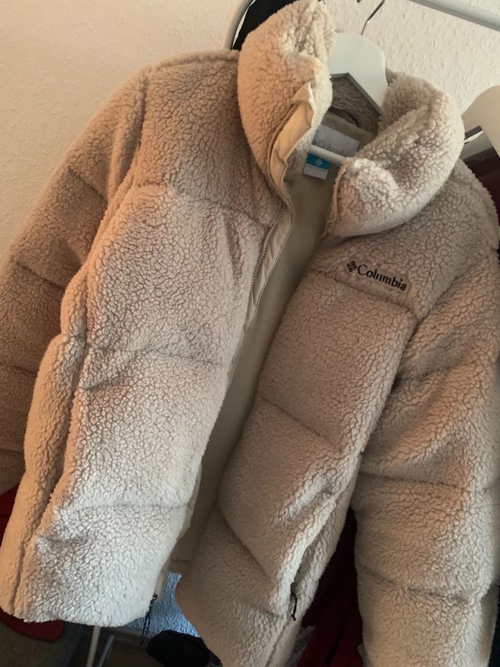 Columbia Winterjacke Lammfell oversized unisex in Göttingen