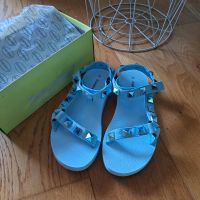 NEU Sandalette Badeschuhe hellblau Nieten Klettverschluss Gr 40 Bayern - Baldham Vorschau