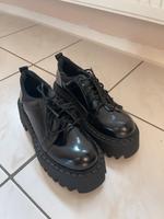 Schwarze ZARA Chunky Schnürschuhe – Größe 39 – Neuwertig! Bochum - Bochum-Mitte Vorschau