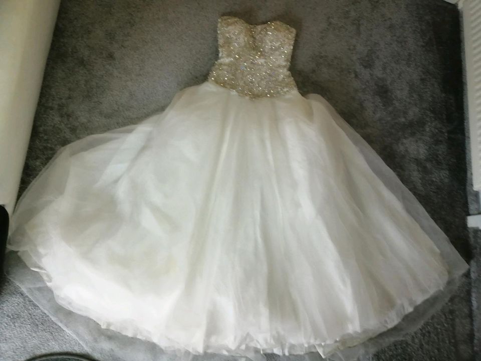 Traumhaftes Hochzeitskleid Brautkleid Gr. S M 36 38 Glitzersteine in Burgkunstadt