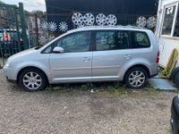 Vw Touran   Fahrertür hinten schlachtfest Essen-Borbeck - Essen-Vogelheim Vorschau