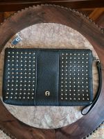 Aigner Clutch Nieten Schwarz Gold Handschlaufe Kr. Passau - Passau Vorschau