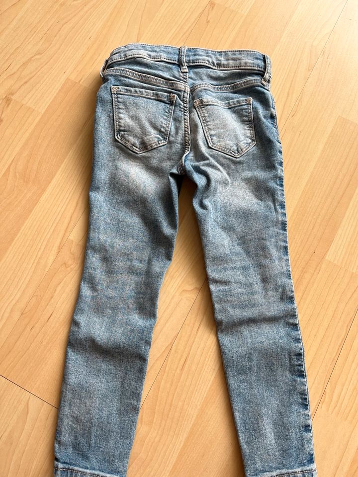 H&M Jeans lang gr 104 in Güntersleben