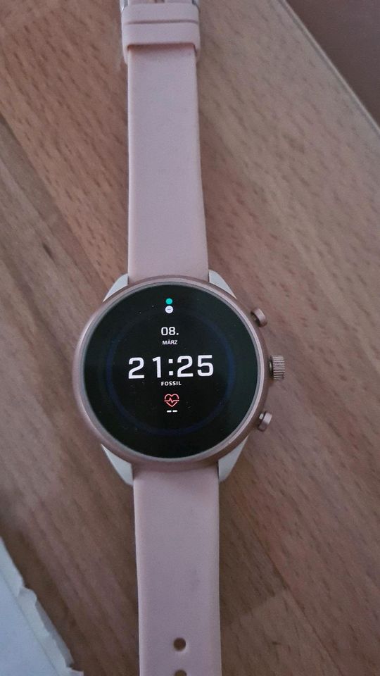 Fossil Sport Touchscreen Smartwatch Damen in Bayern - Witzmannsberg | eBay  Kleinanzeigen ist jetzt Kleinanzeigen