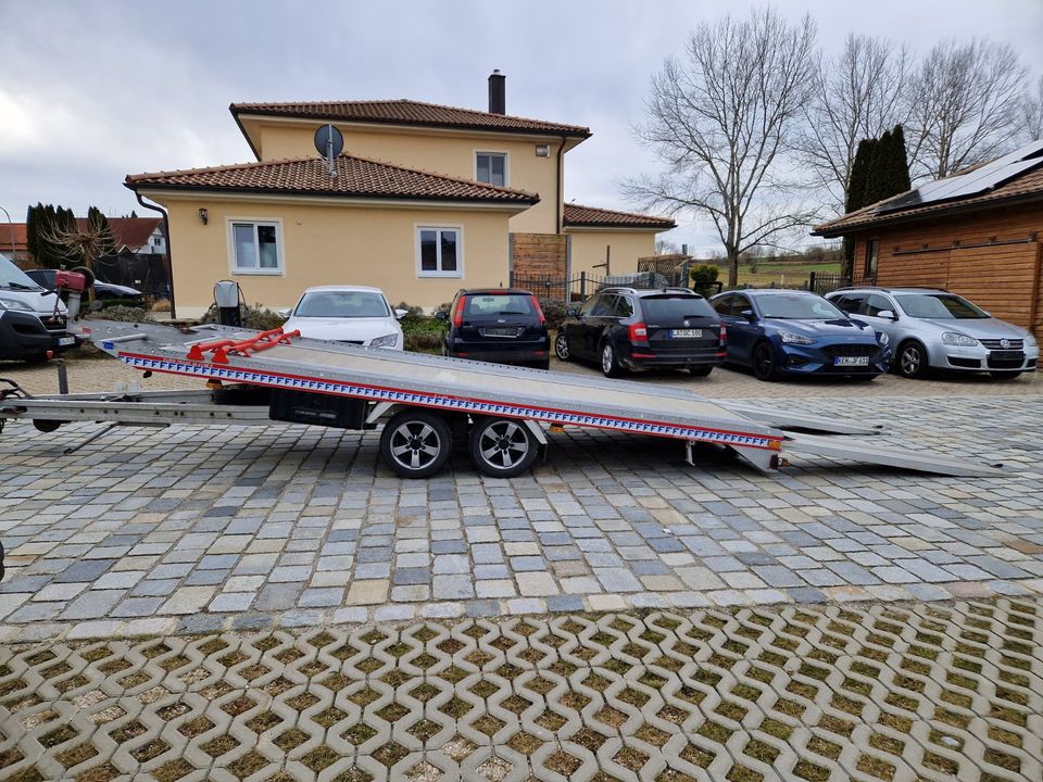 Autotransporter mieten 4,80m x 2,10m Ladefläche 2,7t Zuladung in Wildenberg