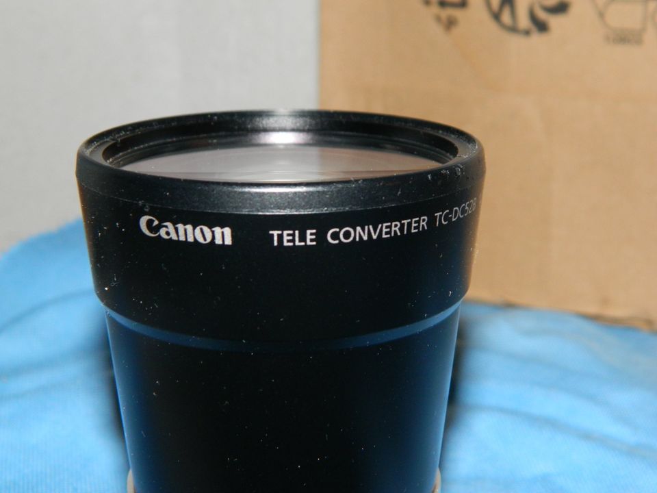 Canon Telekonverter TC-DC528 1.6x mit Soligor Adapter Tube in Schotten