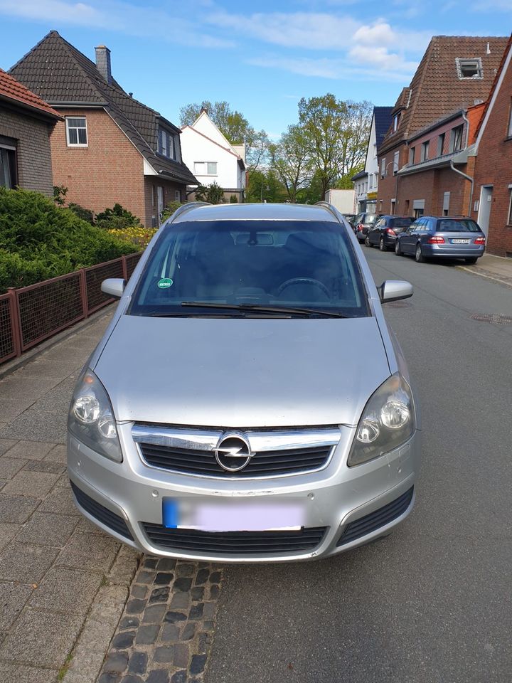 Opel Zafira Automatik sehr gepflegt in Bremen