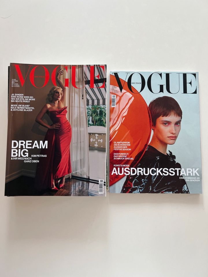 Vogue Magazine Zeitschriften Konvolut in Gudensberg